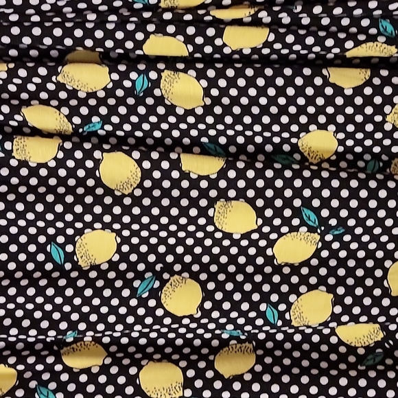 Off shoulder lemon polka dot top plus size 16 - Picture 2 of 3